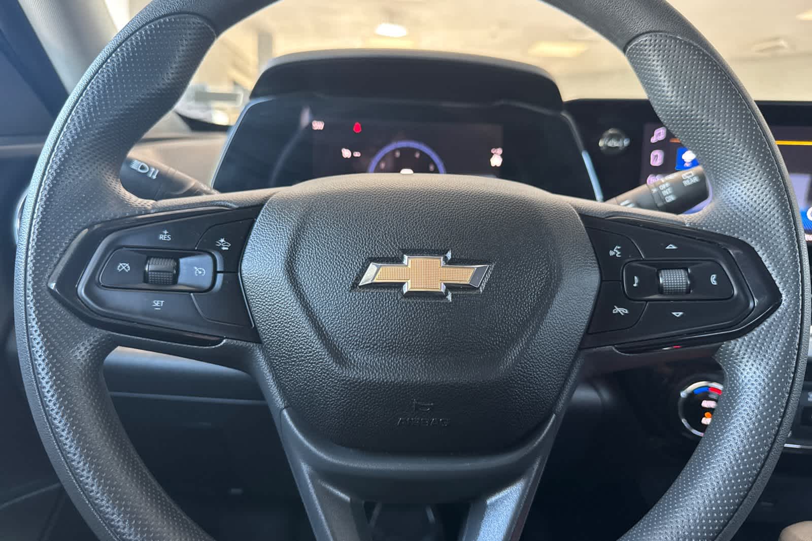 Thumbnail: 2025 Chevrolet Trax - 23