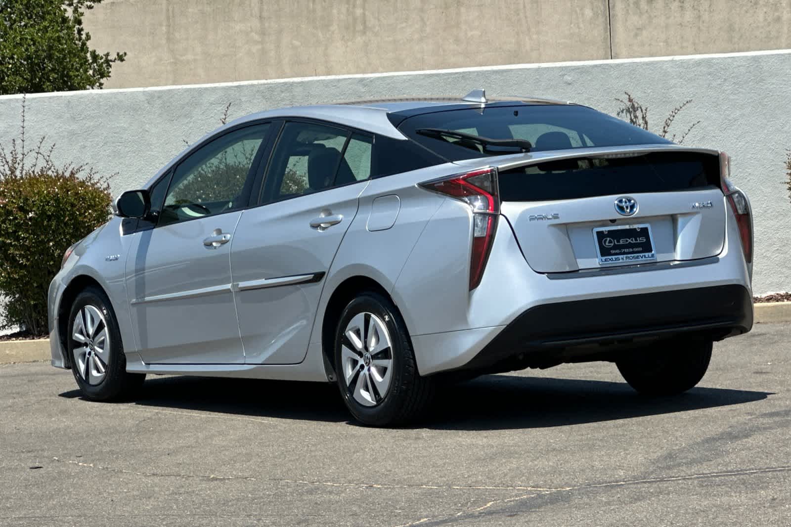 2016 Toyota Prius Three 7