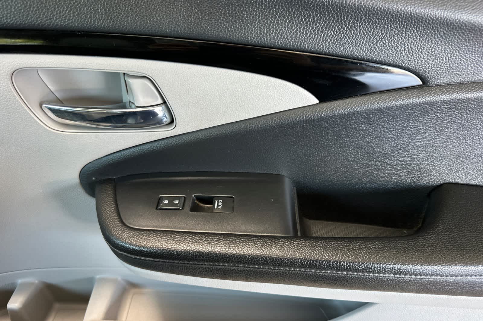 Thumbnail: 2019 Honda Pilot - 21