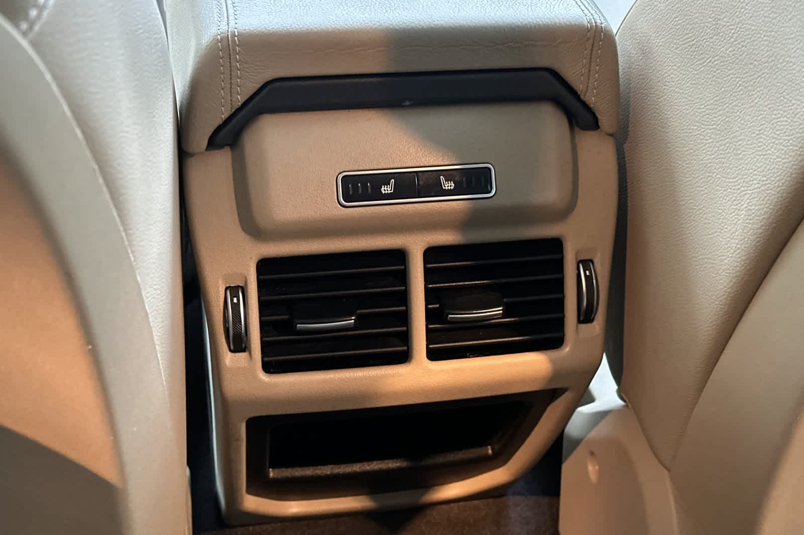 Thumbnail: 2016 Land Rover Range Rover Evoque - 14