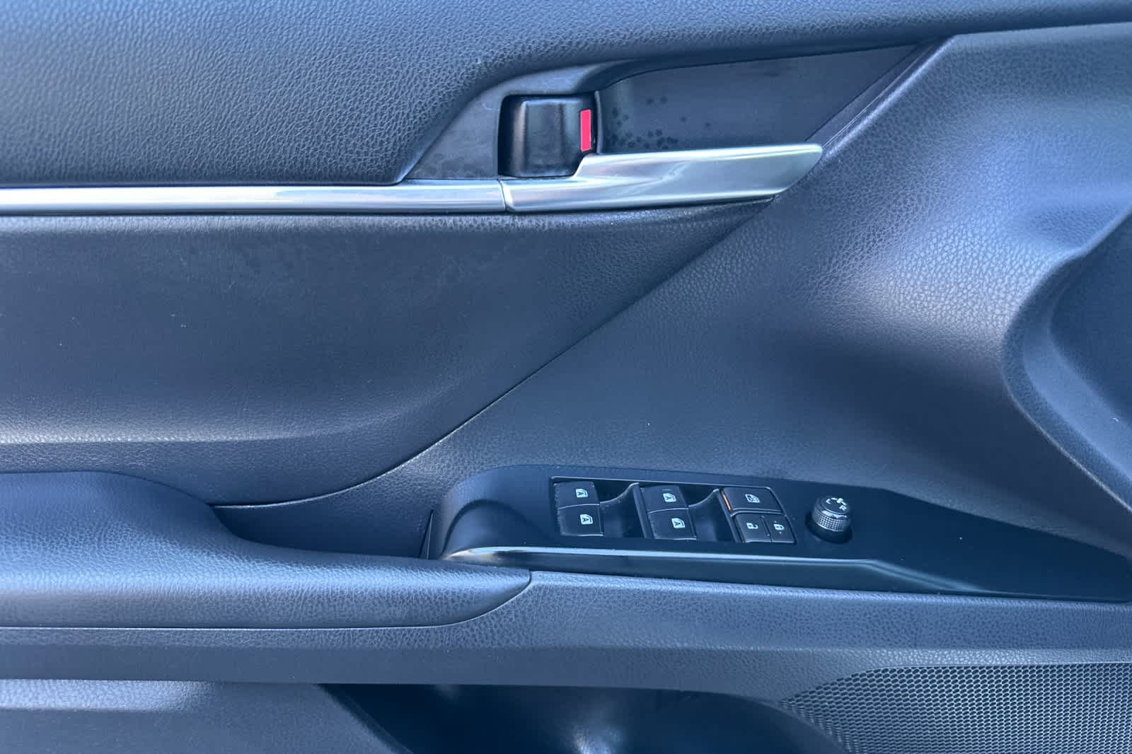 Thumbnail: 2020 Toyota Camry - 12