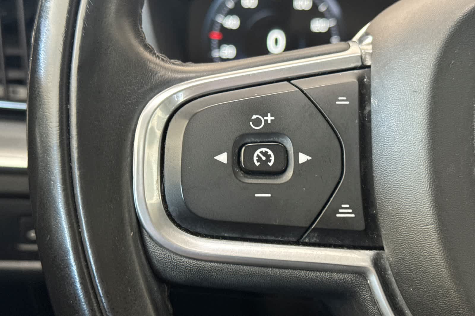 Thumbnail: 2018 Volvo XC60 - 26