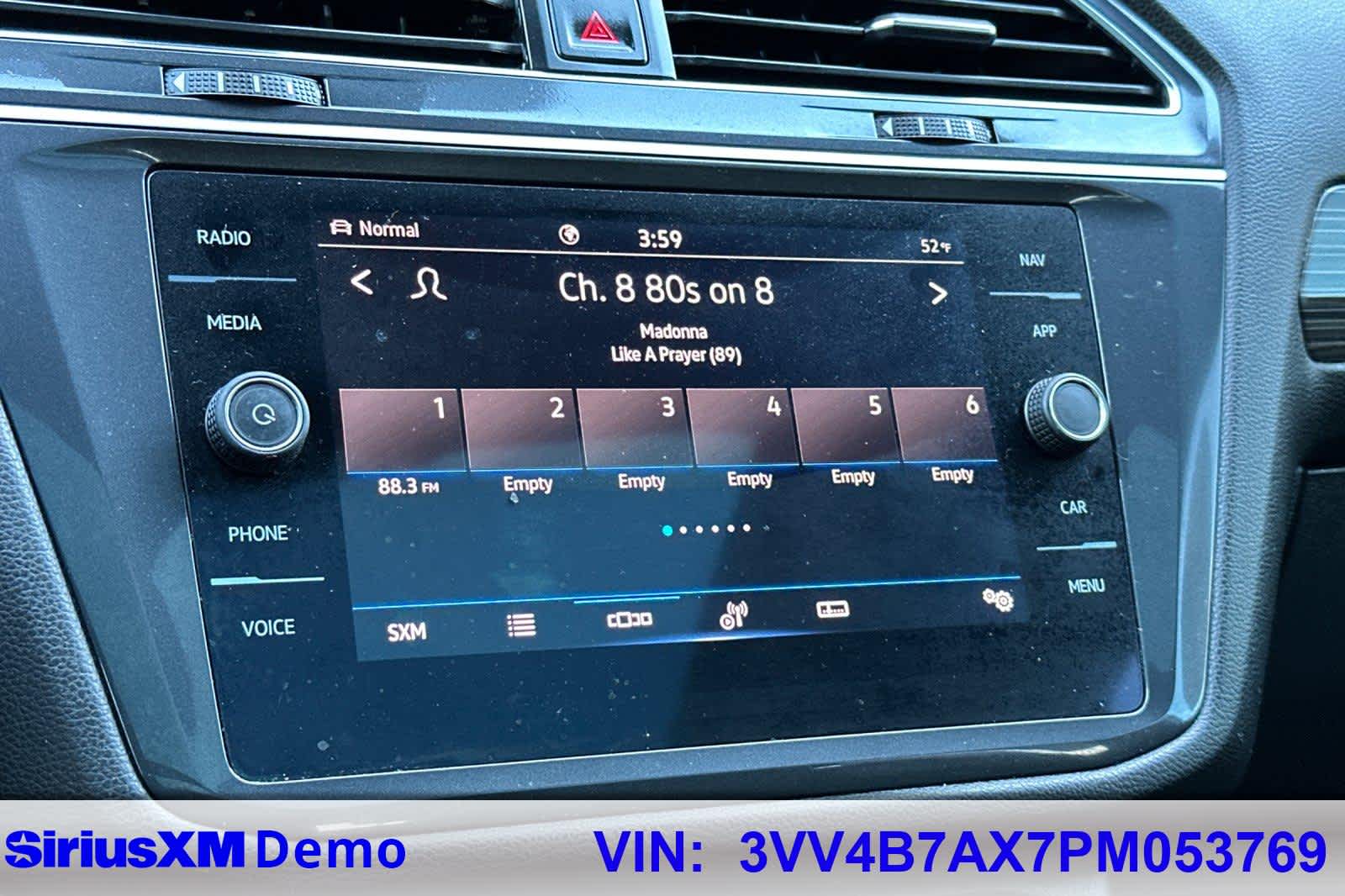 Thumbnail: 2023 Volkswagen Tiguan - 35