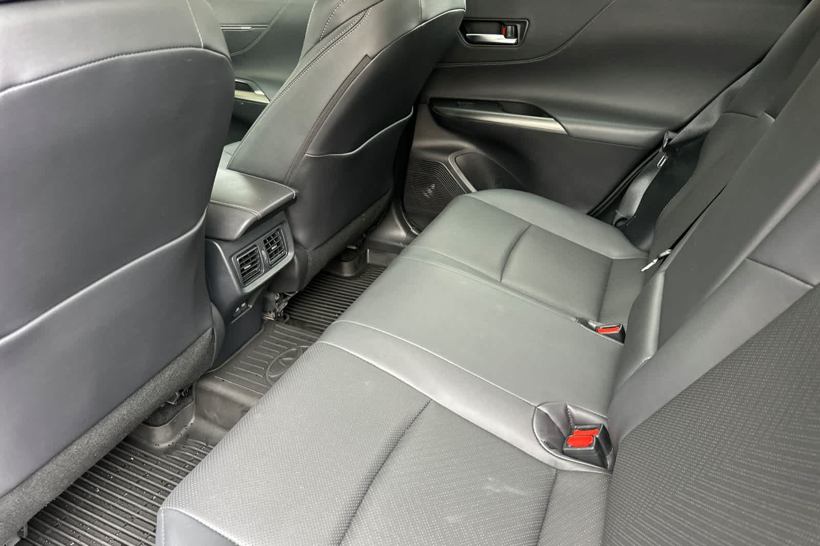 Thumbnail: 2024 Toyota Venza - 4