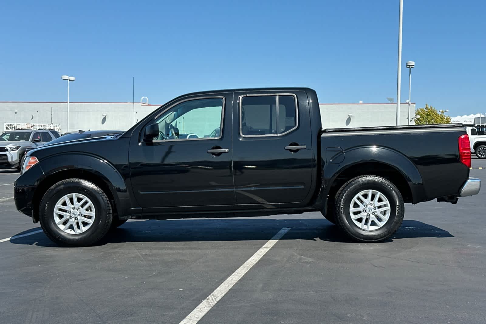 Thumbnail: 2017 Nissan Frontier - 9