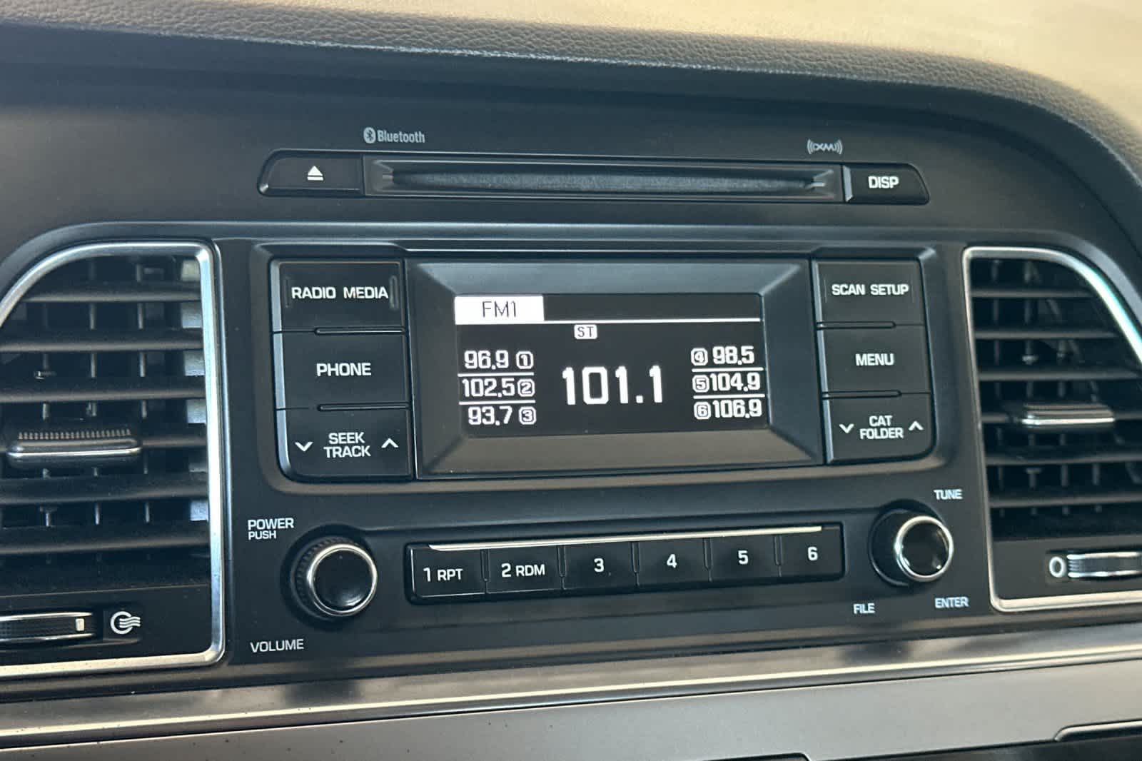 2017 Hyundai Sonata  19