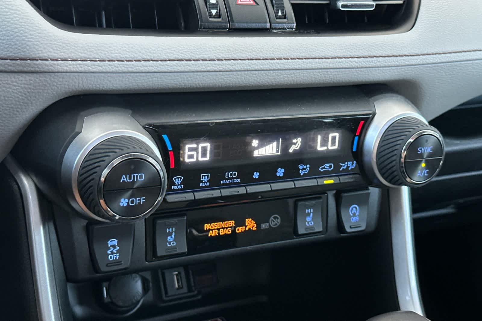 Thumbnail: 2022 Toyota RAV4 - 22