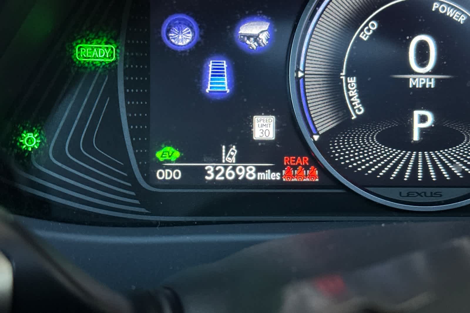 Thumbnail: 2023 Lexus UX - 28