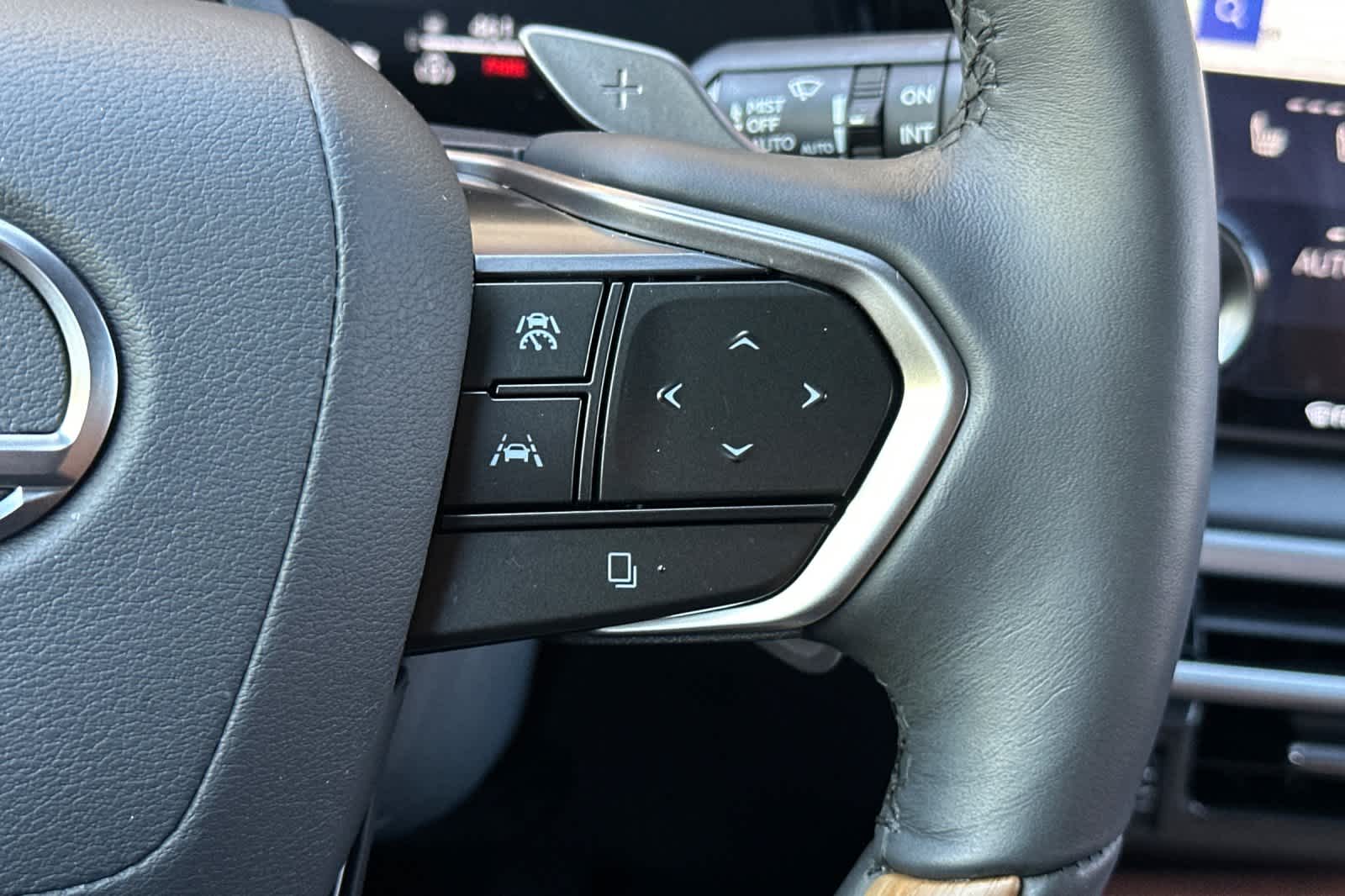 Thumbnail: 2025 Lexus RX - 28