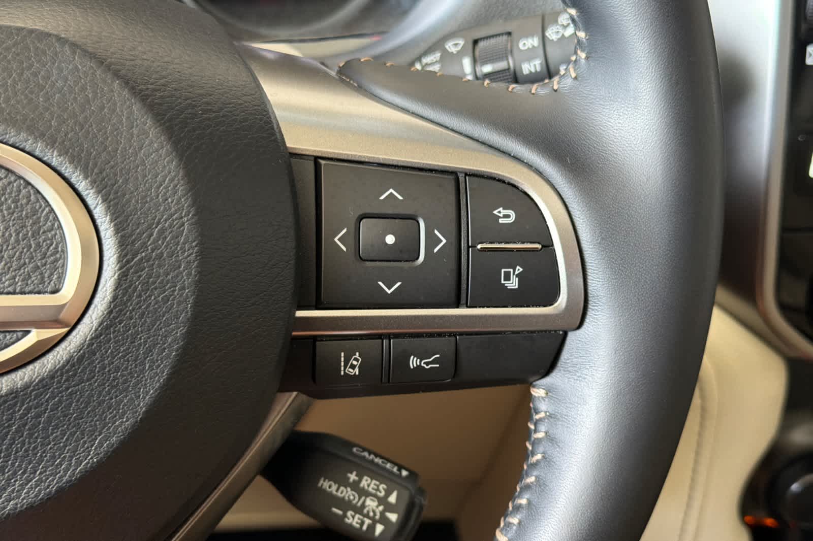 Thumbnail: 2023 Lexus GX - 27