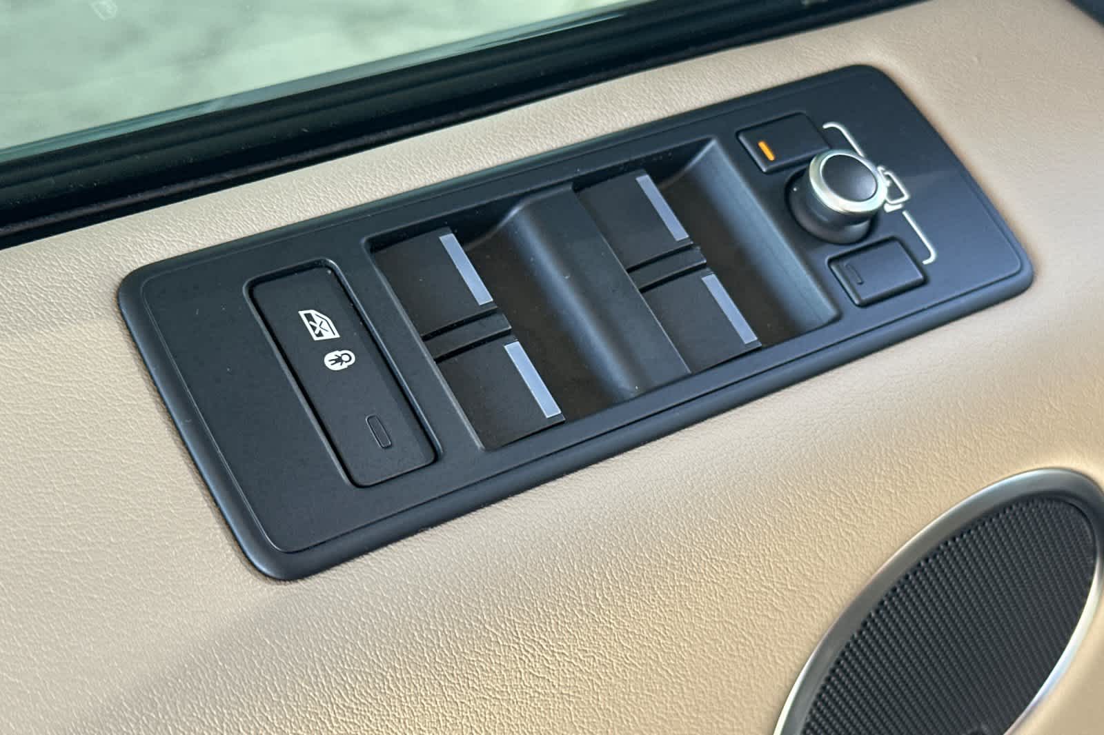 Thumbnail: 2016 Land Rover Range Rover Sport - 13