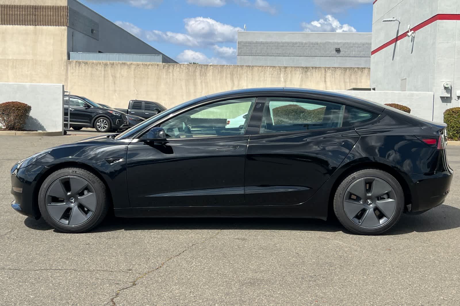 Thumbnail: 2022 Tesla Model 3 - 9