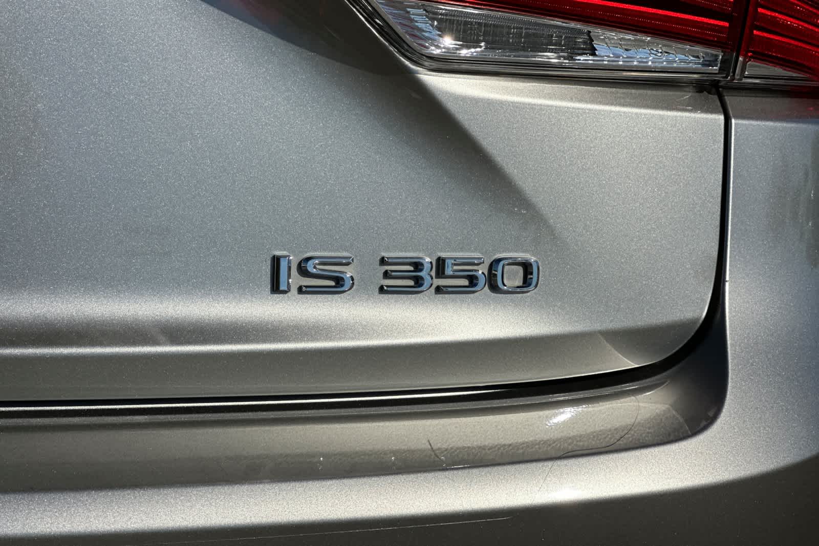 Thumbnail: 2020 Lexus IS - 31