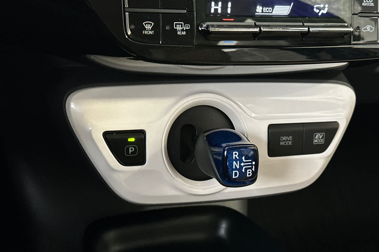 Thumbnail: 2016 Toyota Prius - 22