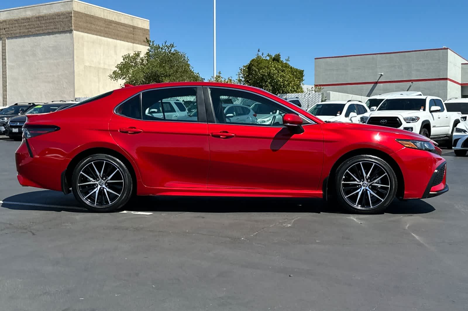 Thumbnail: 2022 Toyota Camry - 6