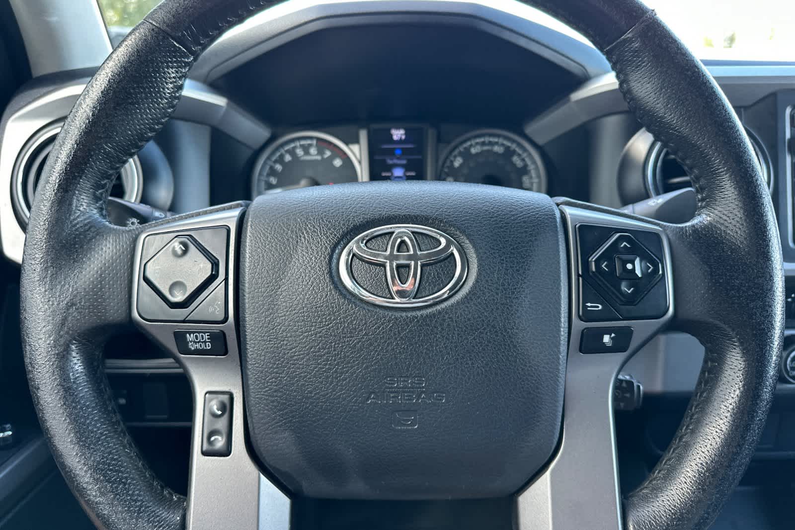 Thumbnail: 2017 Toyota Tacoma - 22