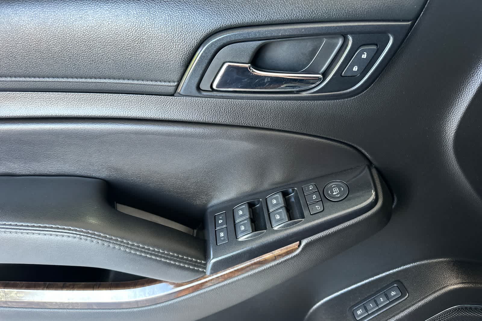 2017 Chevrolet Tahoe LT 12