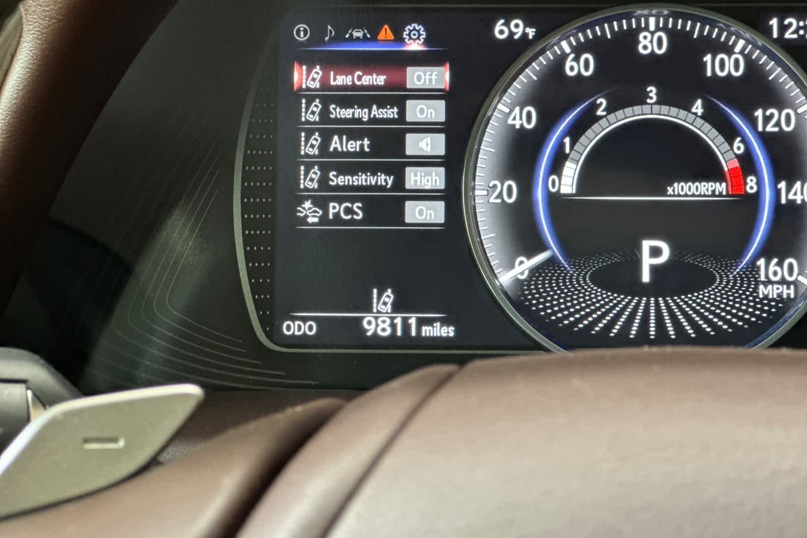 Thumbnail: 2021 Lexus ES - 28