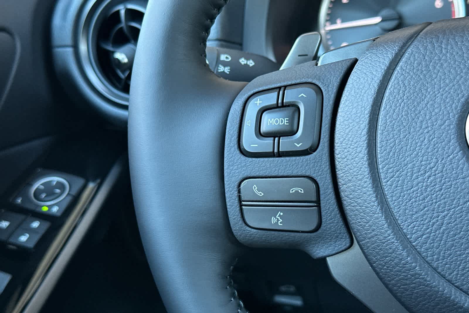 Thumbnail: 2025 Lexus IS - 25