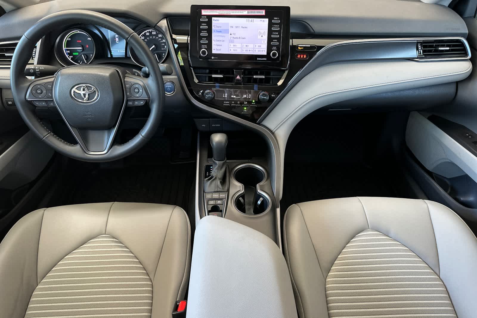 2024 Toyota Camry SE 3