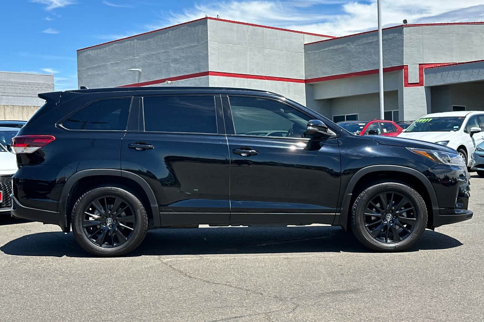 Thumbnail: 2019 Toyota Highlander - 6