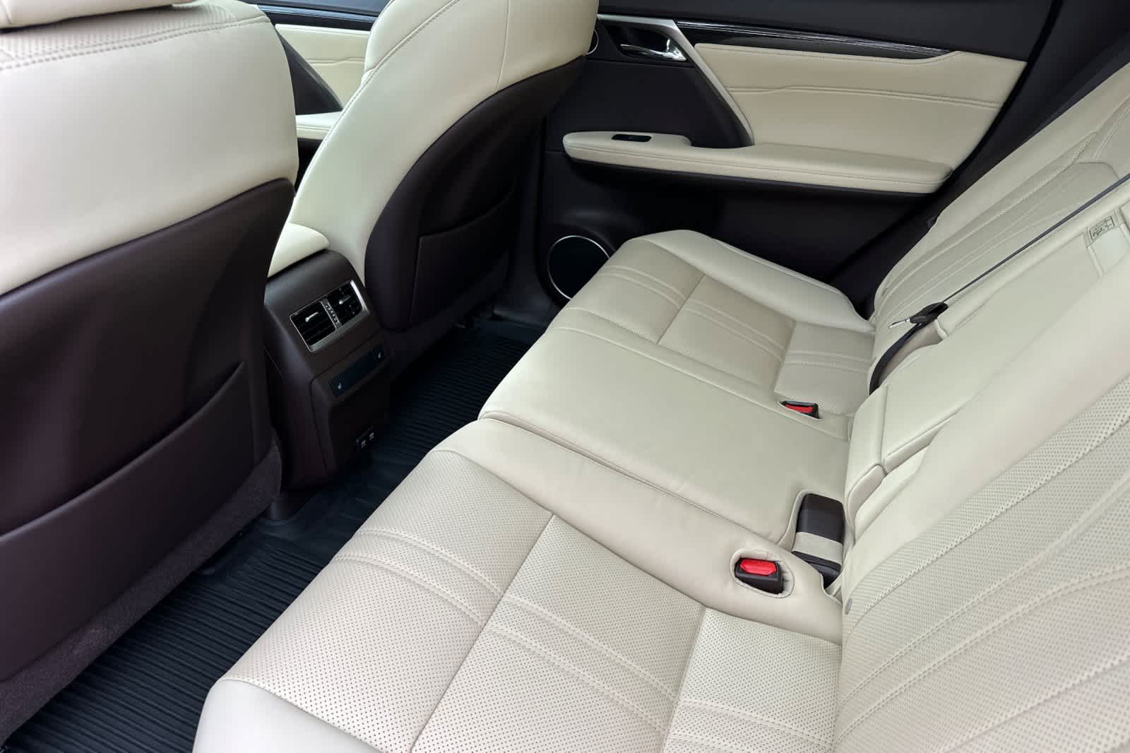 Thumbnail: 2020 Lexus RX - 4