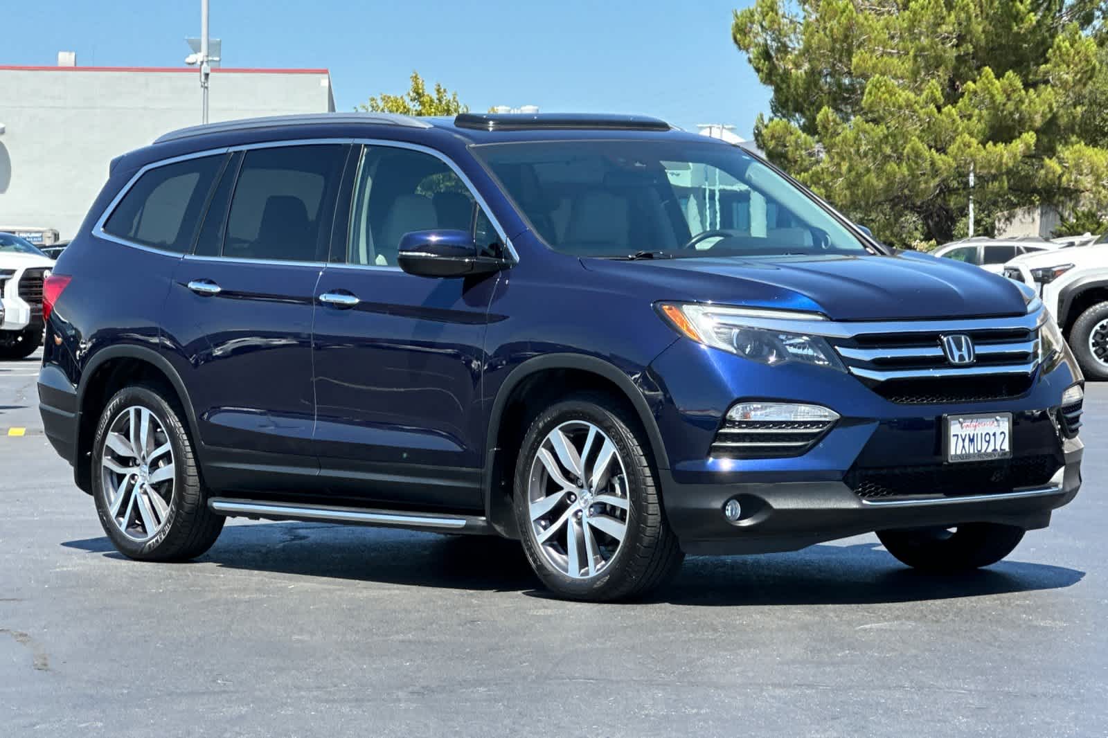 Thumbnail: 2017 Honda Pilot - 5
