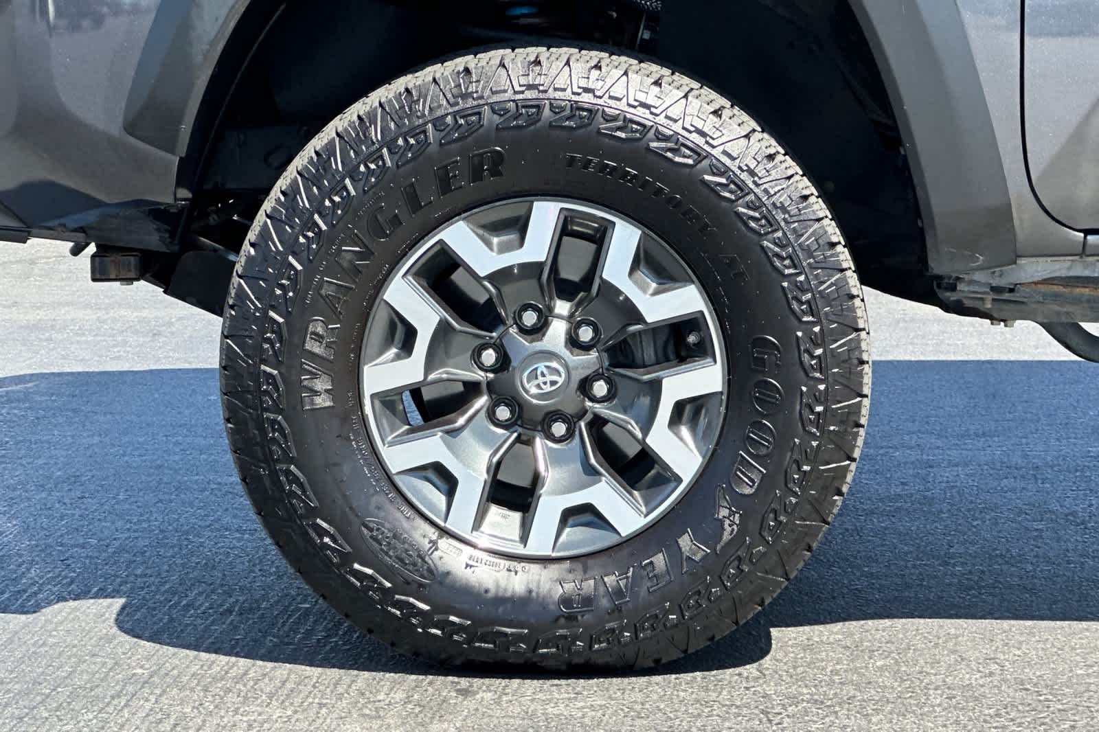 Thumbnail: 2019 Toyota Tacoma - 31