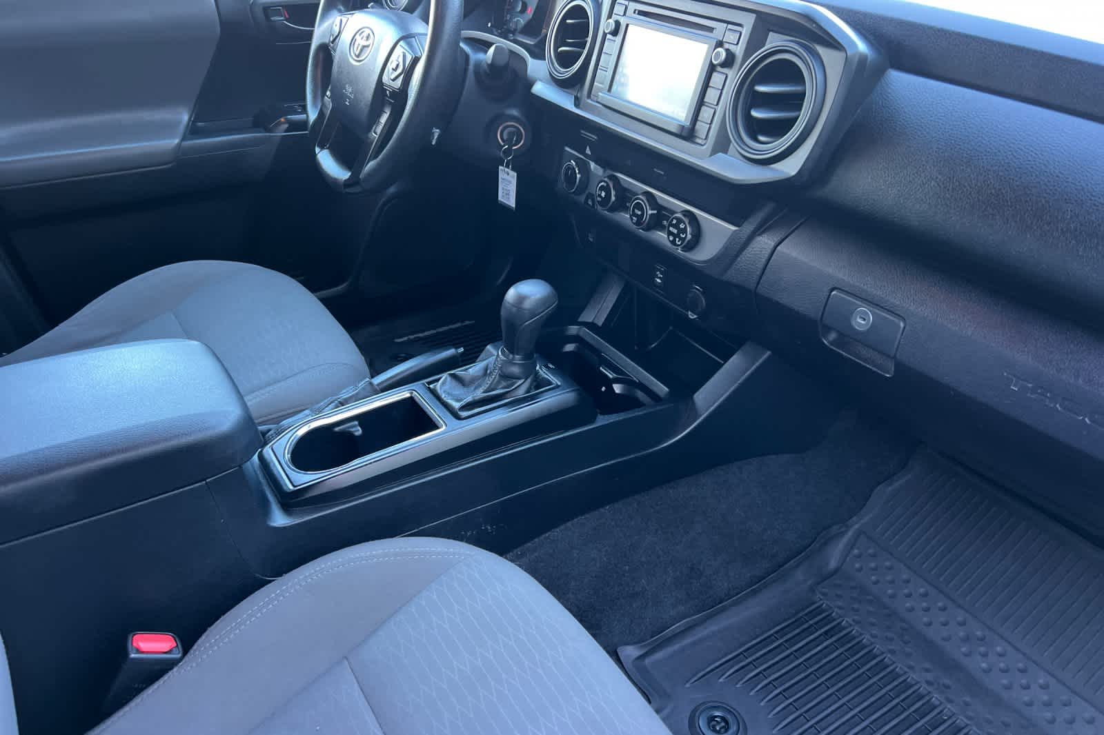 Thumbnail: 2019 Toyota Tacoma - 15