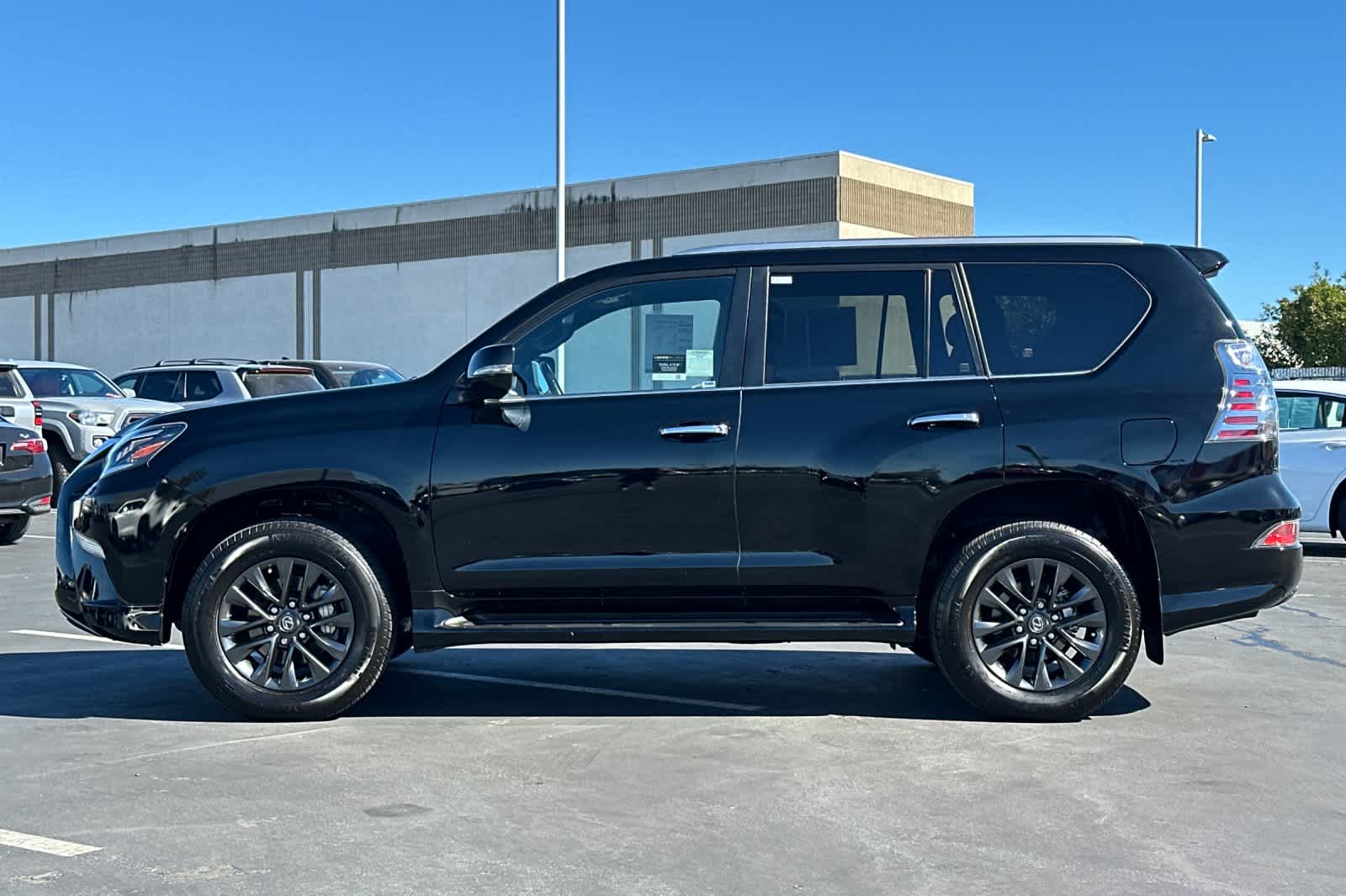 Thumbnail: 2022 Lexus GX - 9