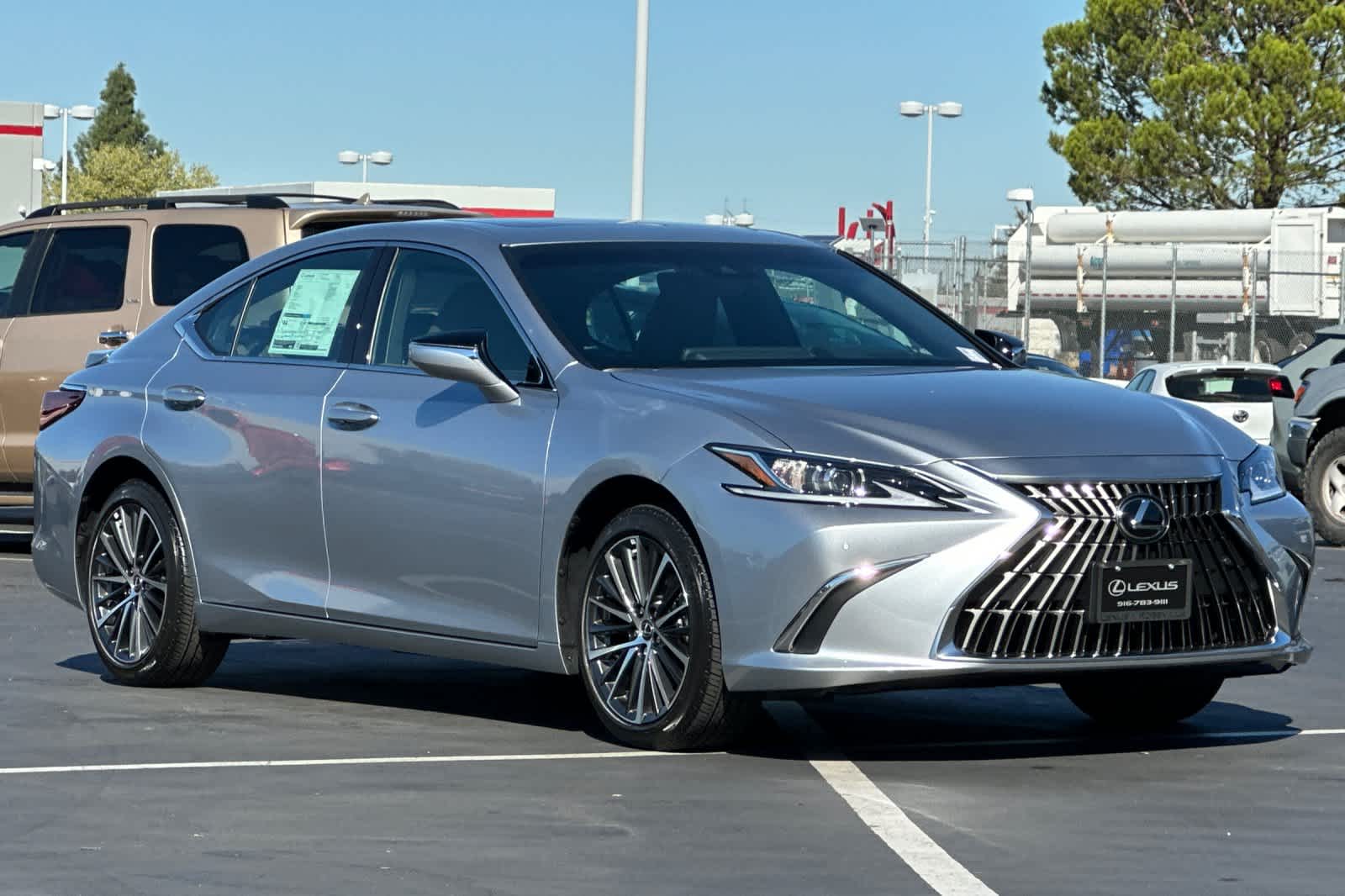 Thumbnail: 2025 Lexus ES - 5