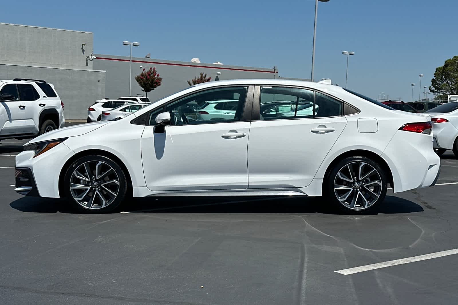 Thumbnail: 2021 Toyota Corolla - 9