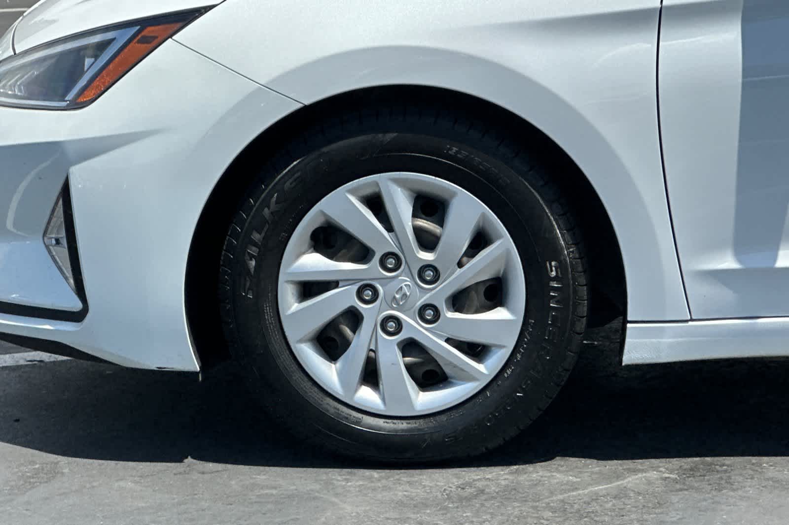 Thumbnail: 2020 Hyundai Elantra - 28
