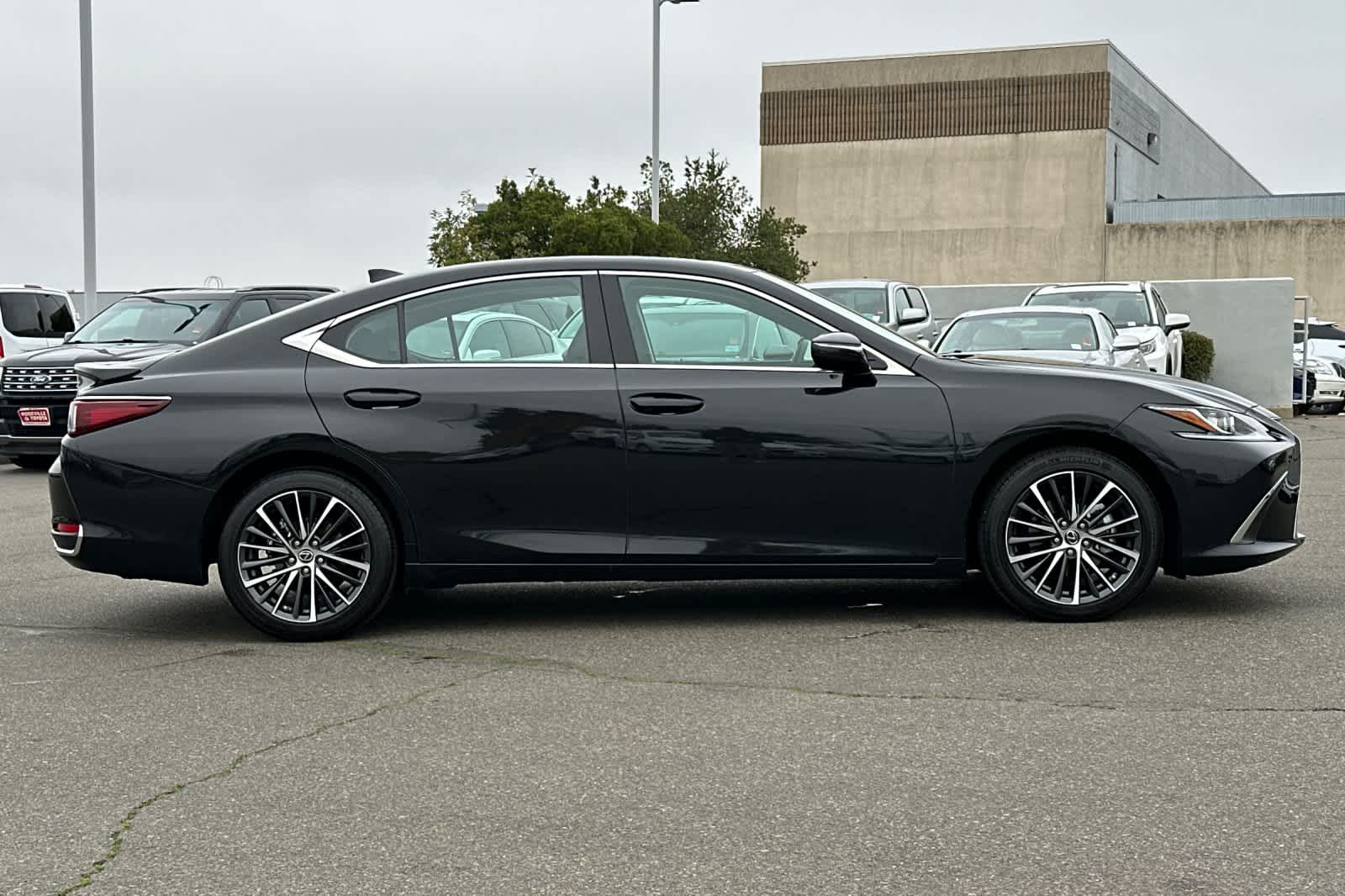 Thumbnail: 2024 Lexus ES - 6