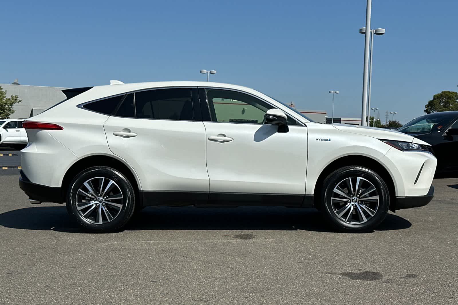 Thumbnail: 2021 Toyota Venza - 6