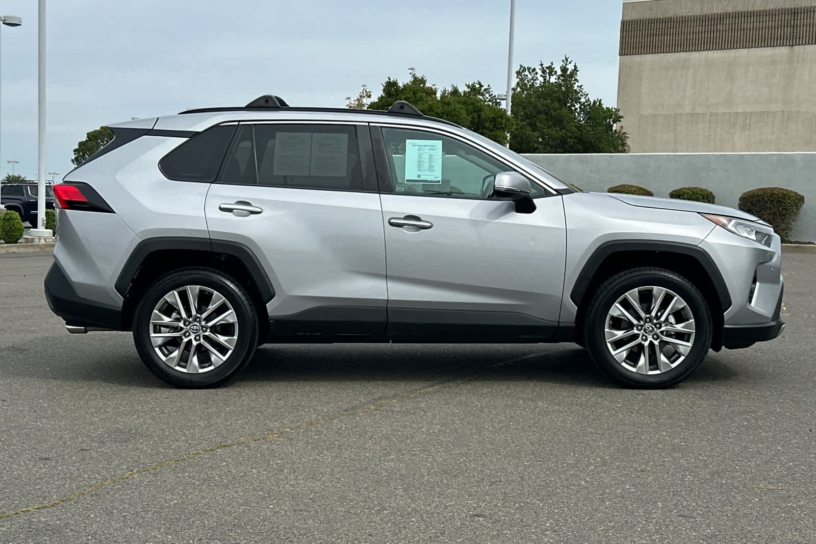 Thumbnail: 2019 Toyota RAV4 - 6