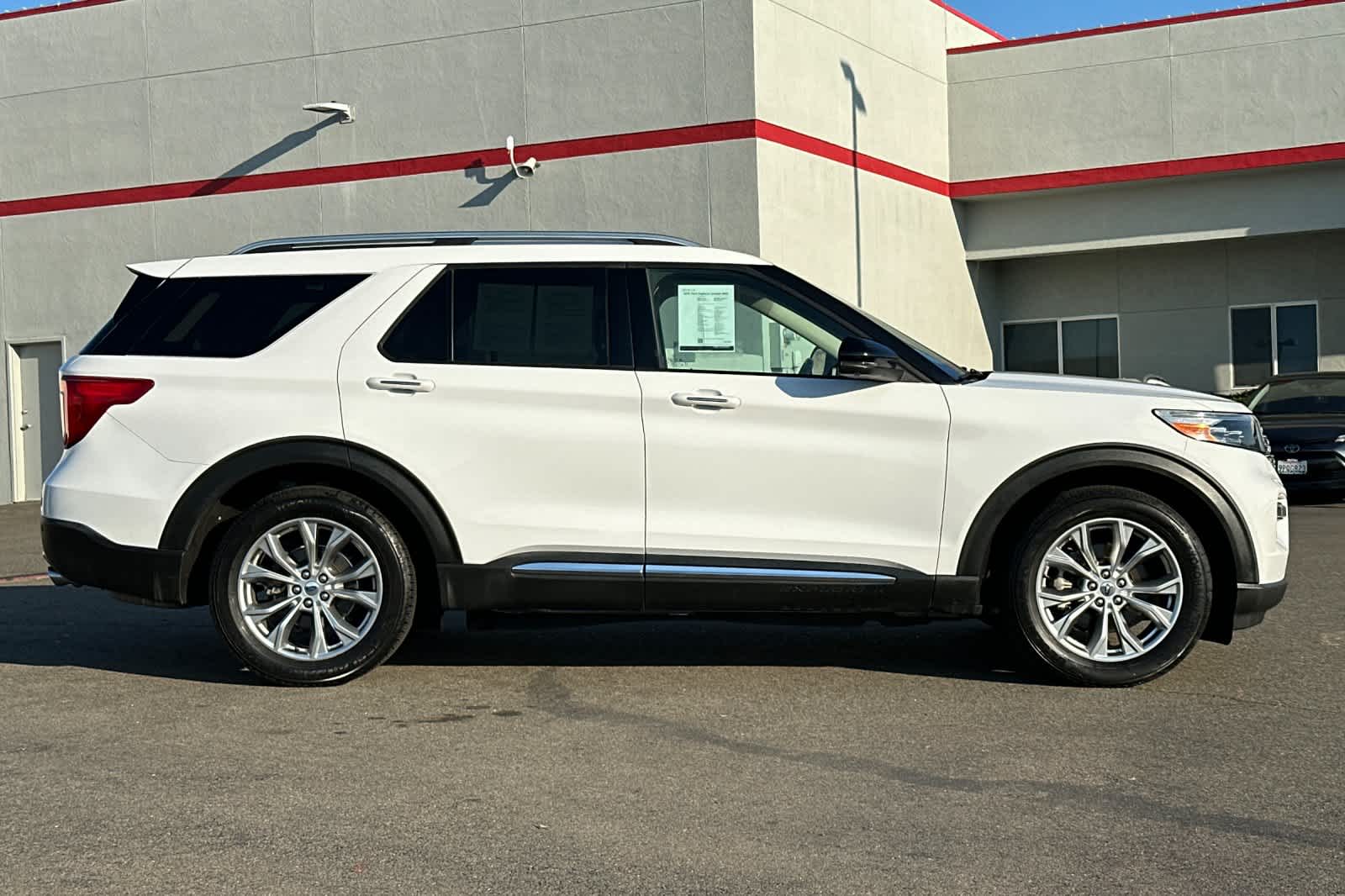 Thumbnail: 2021 Ford Explorer - 6