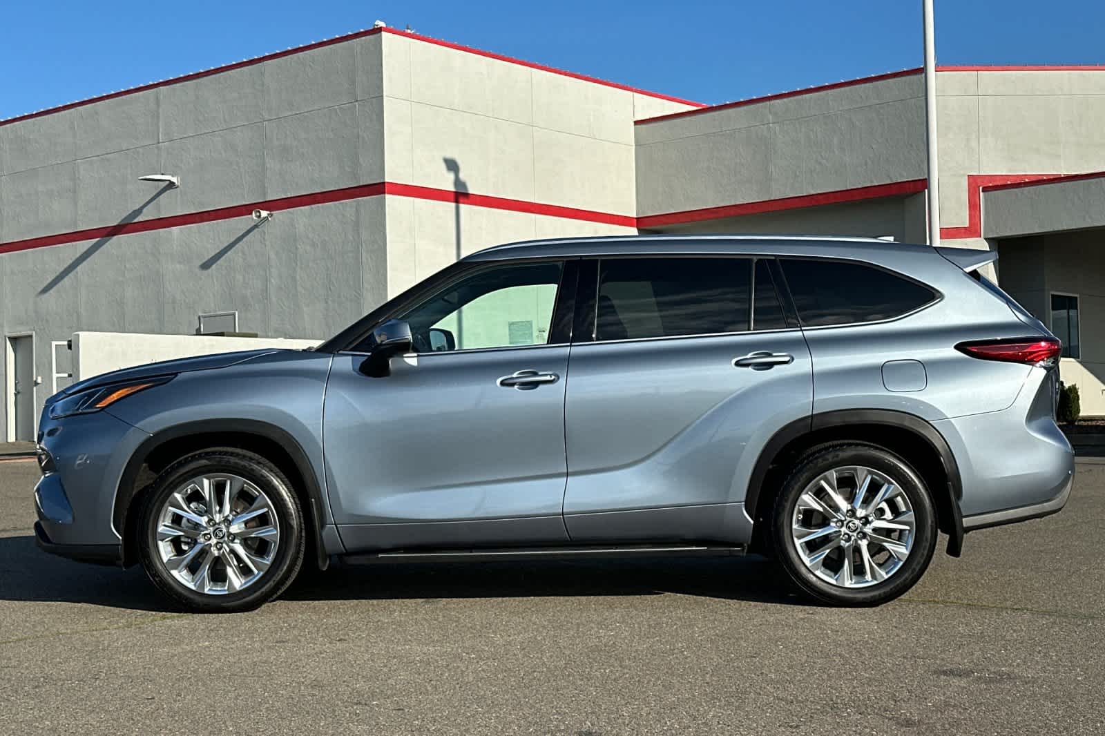 Thumbnail: 2021 Toyota Highlander - 9