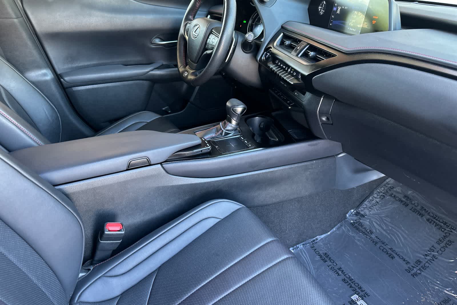 Thumbnail: 2019 Lexus UX - 17