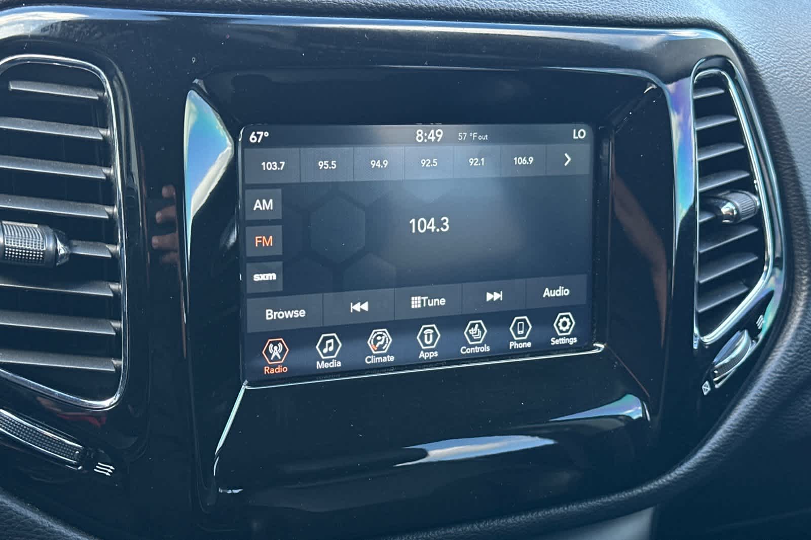 Thumbnail: 2021 Jeep Compass - 20