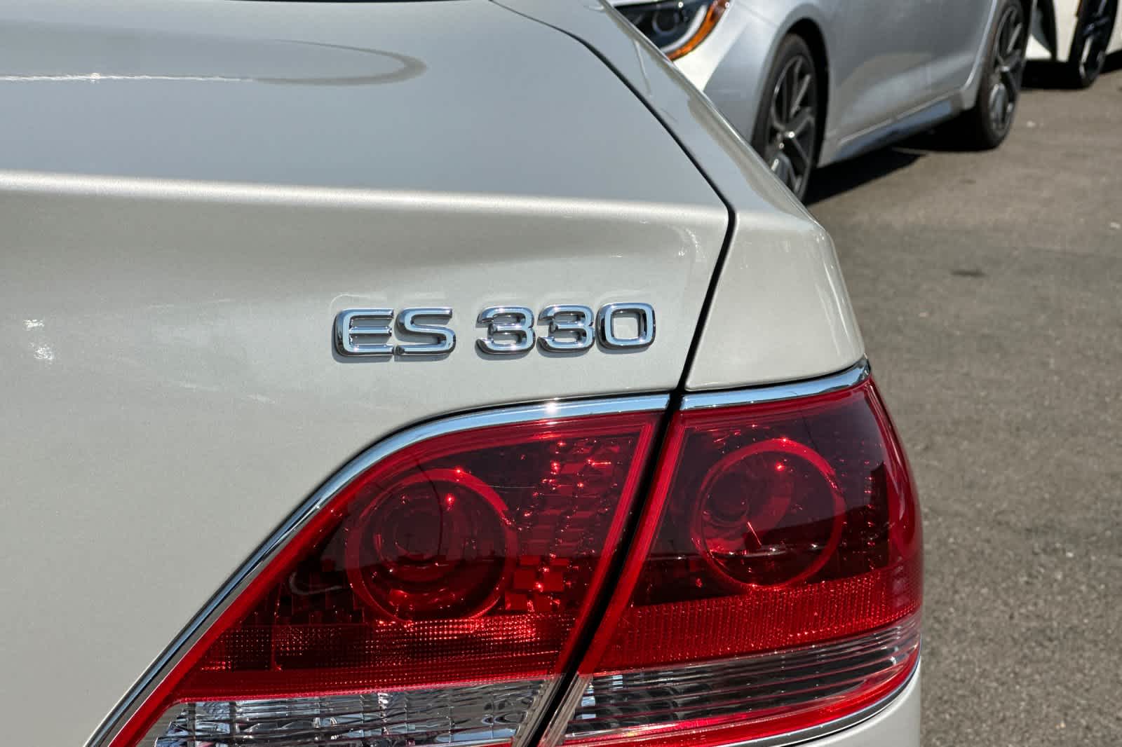 Thumbnail: 2005 Lexus ES - 29