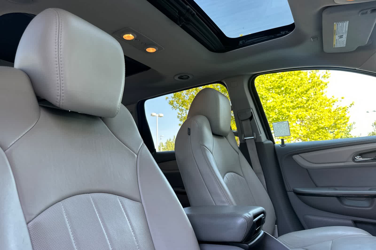Thumbnail: 2016 Chevrolet Traverse - 18