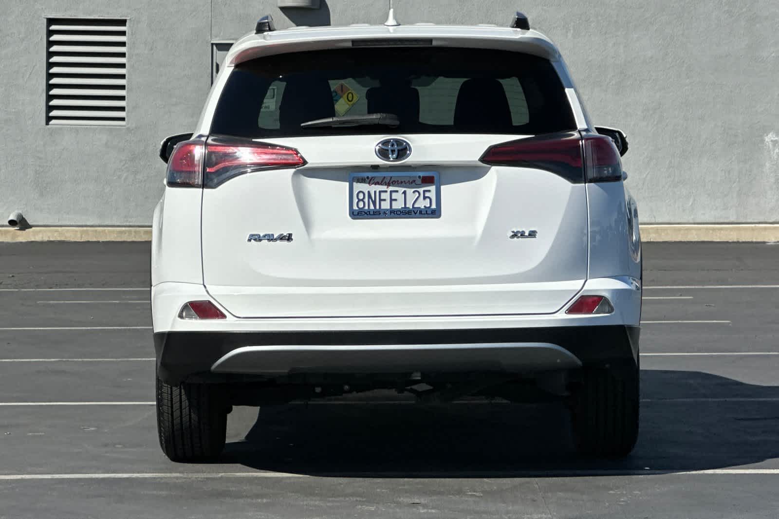 Thumbnail: 2018 Toyota RAV4 - 8