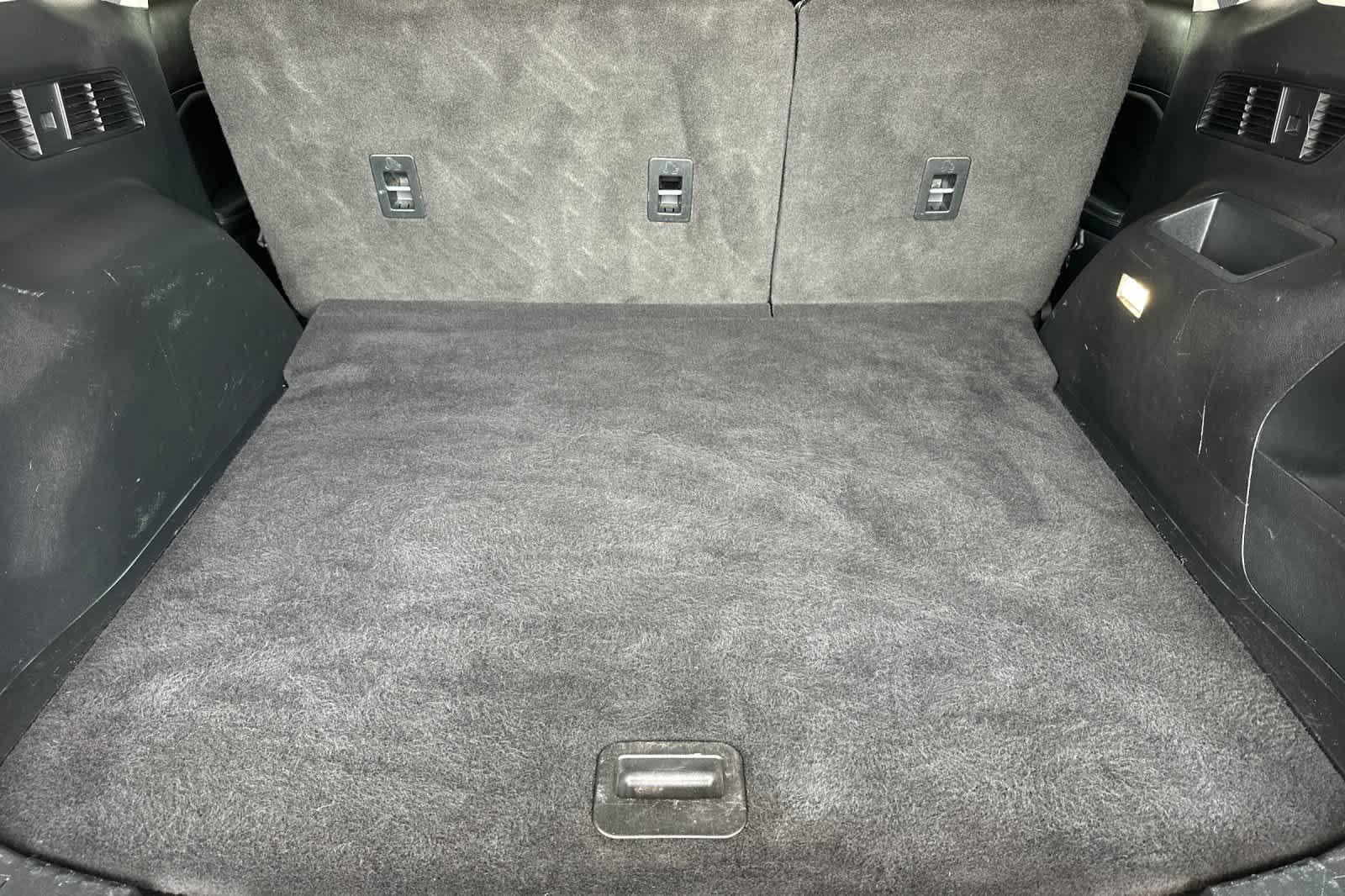 Thumbnail: 2019 Ford Edge - 16