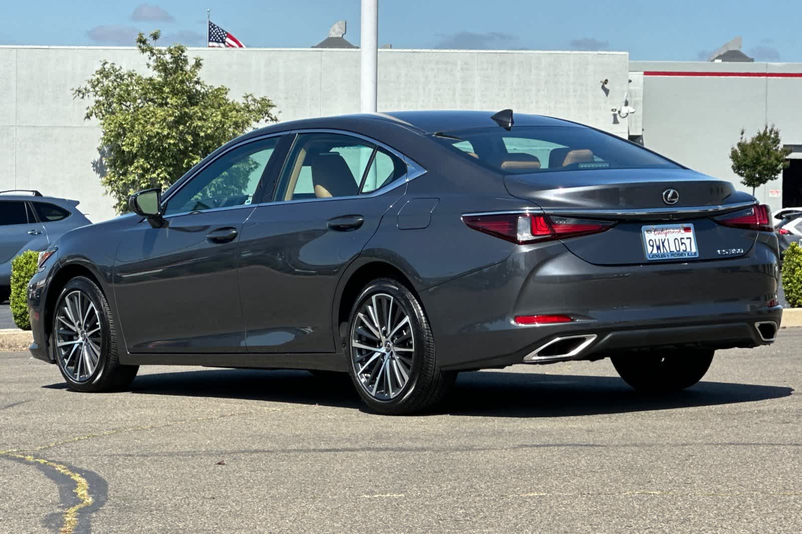 Thumbnail: 2025 Lexus ES - 7