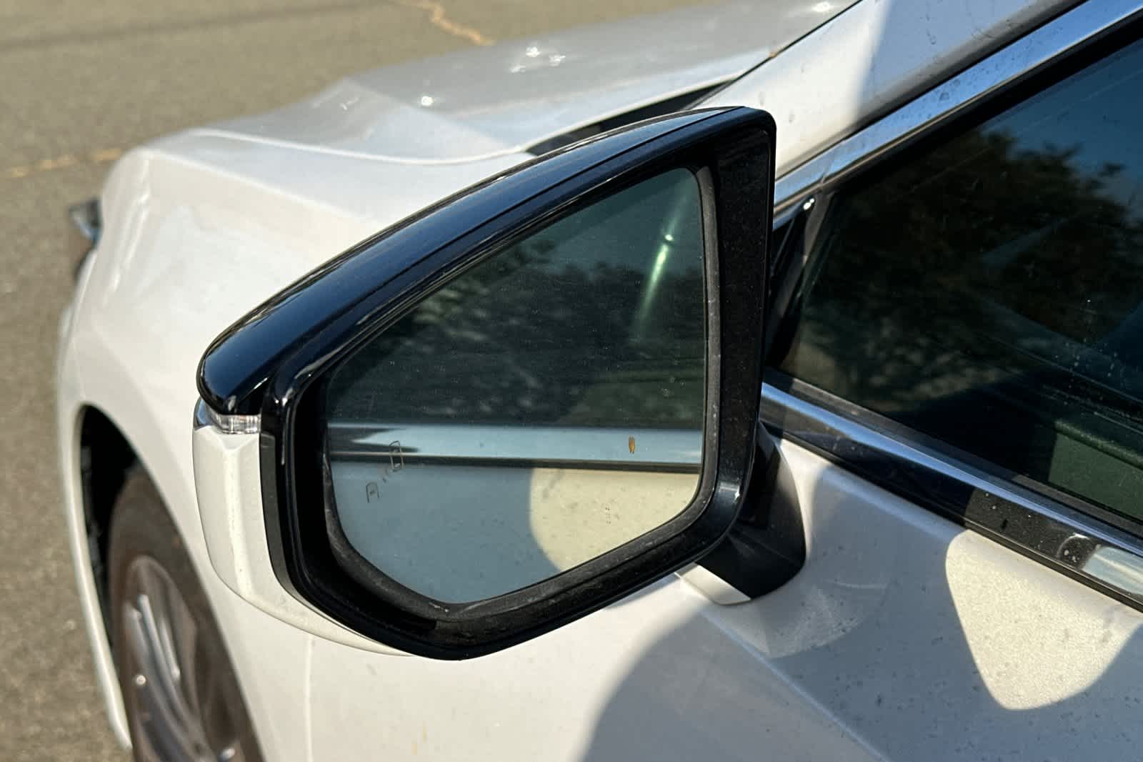 Thumbnail: 2019 Lexus ES - 20