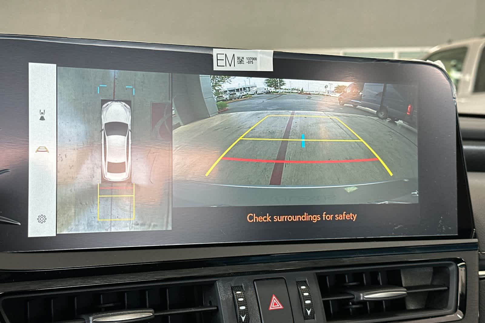 Thumbnail: 2025 Lexus ES - 21