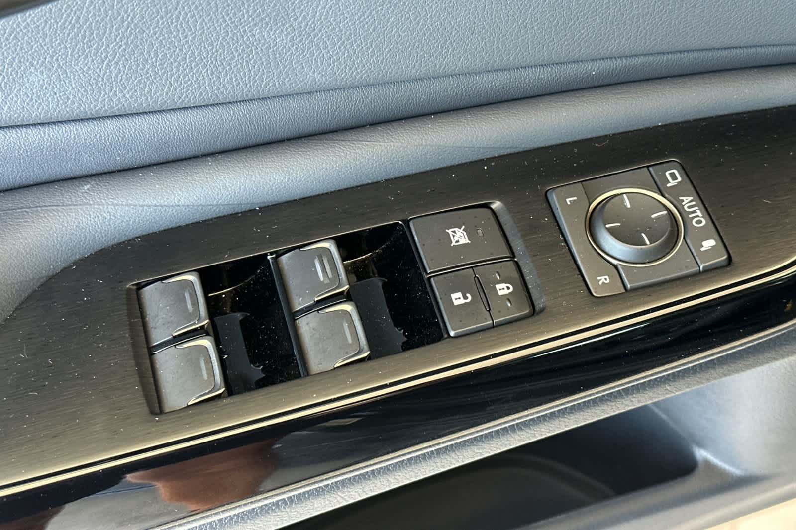 2022 Lexus ES  13