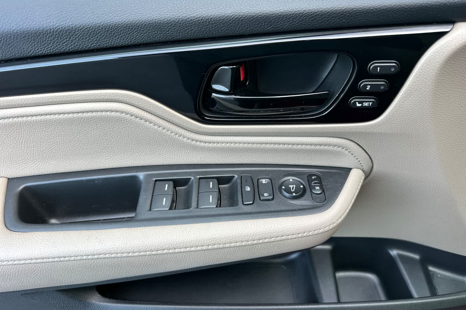 Thumbnail: 2023 Honda Odyssey - 12