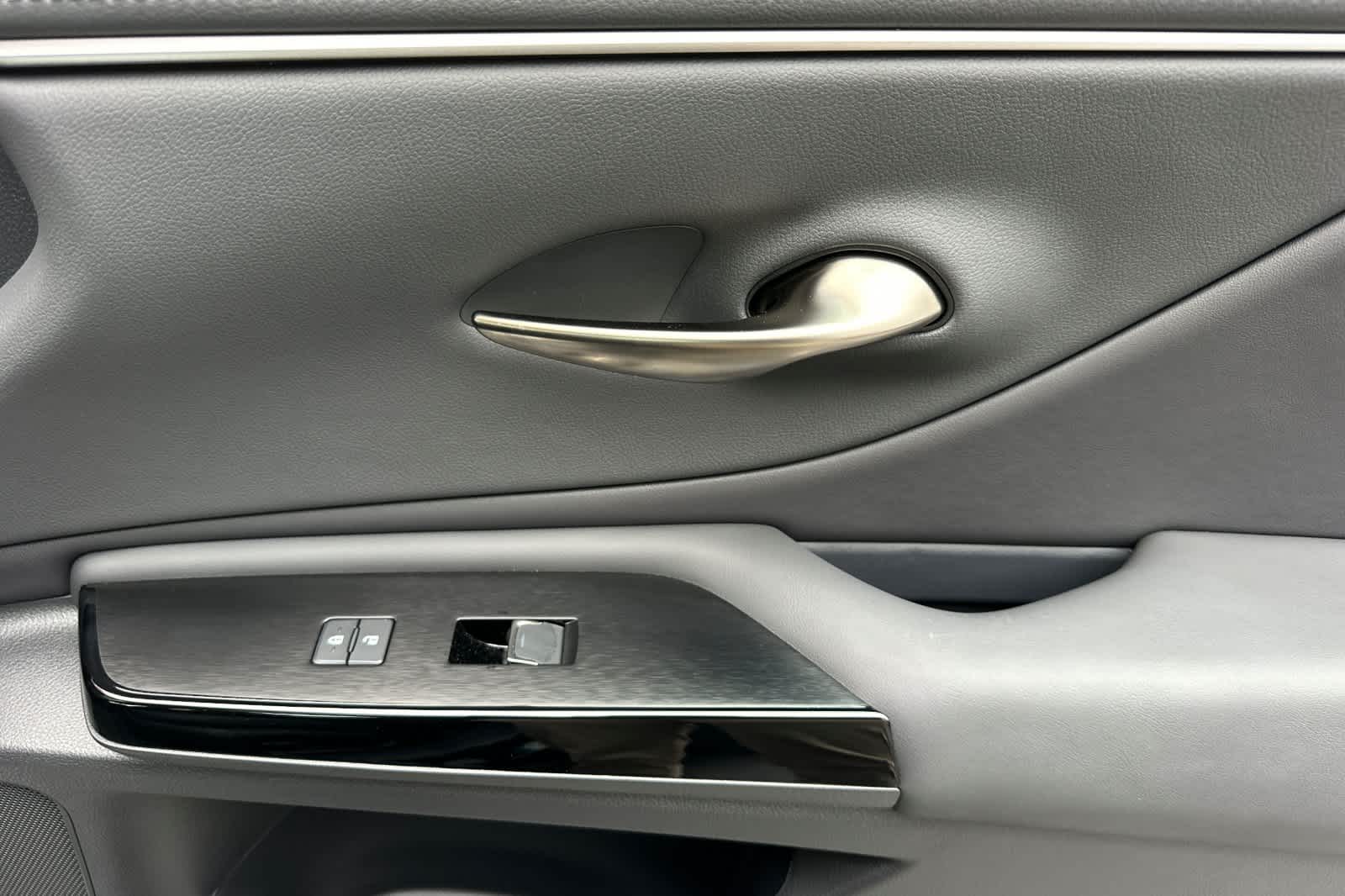 Thumbnail: 2024 Lexus ES - 18